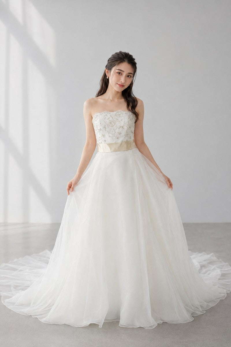 lovely ウェディングドレス、クラウディア。サイズは5～9T。 ラブリーウェディング Lovely Wedding クラウディア Aライン – &Belle
