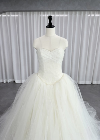 VERA WANG BRIDE Ballerina A-line Wedding Dress White First Owner Tulle Bear Top