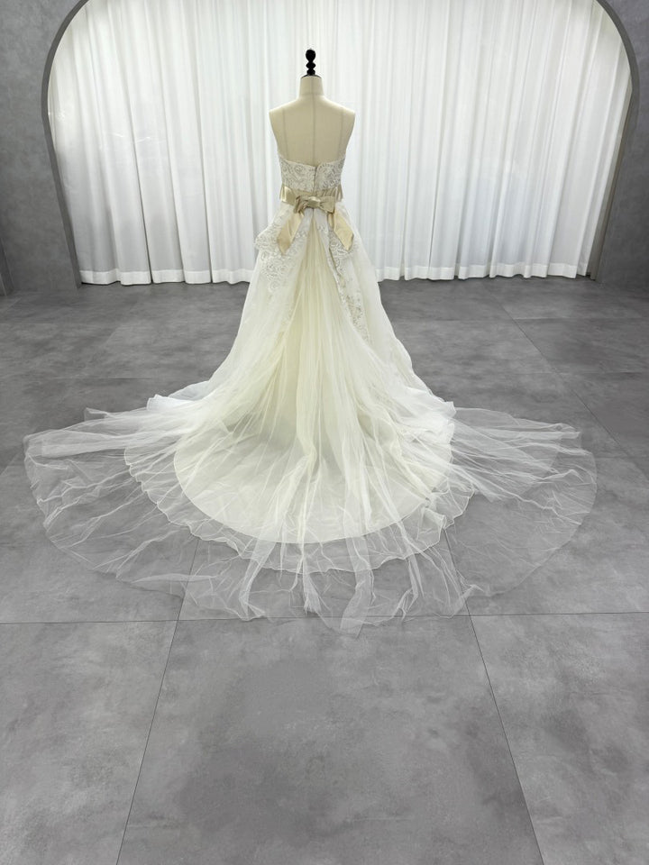 ラブリーウェディング Lovely Wedding クラウディア Aライン – &Belle