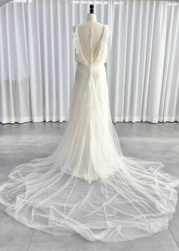 Pronovias Eco Boho细长线