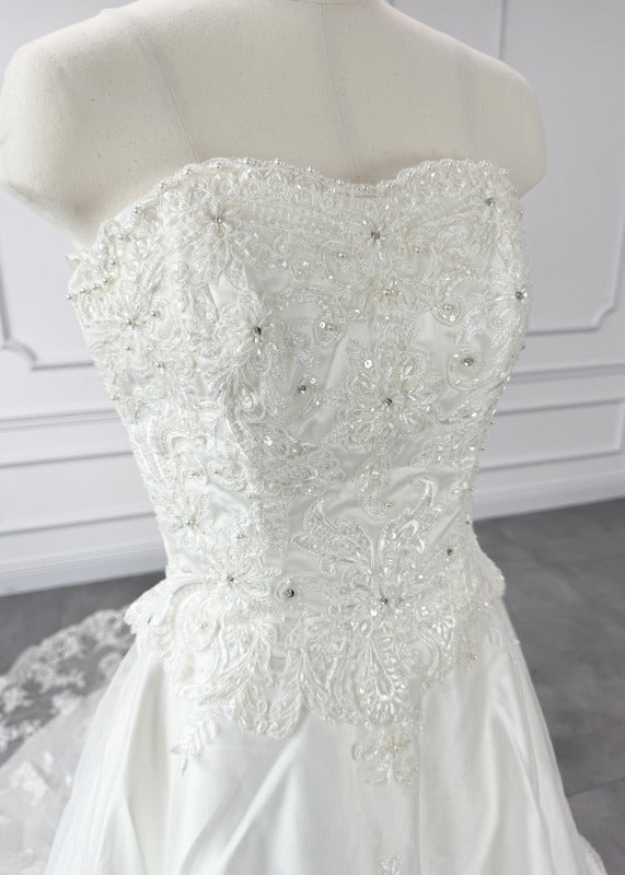 Eme Aimer BRILLIANT LACE A-line White First Owner