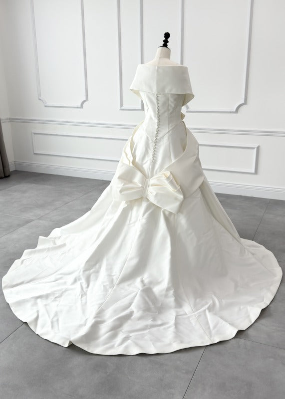 エマリーエ EMarie エリザベート ファーストオーナー Aライン ホワイト