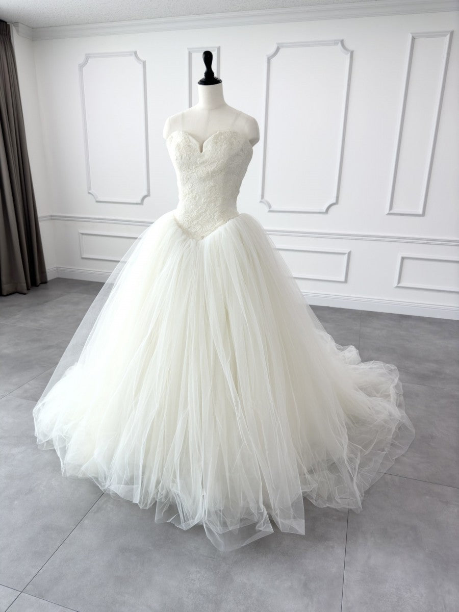 Vera Wang BRIDE Kate Hudson's Ballerina Princess Line