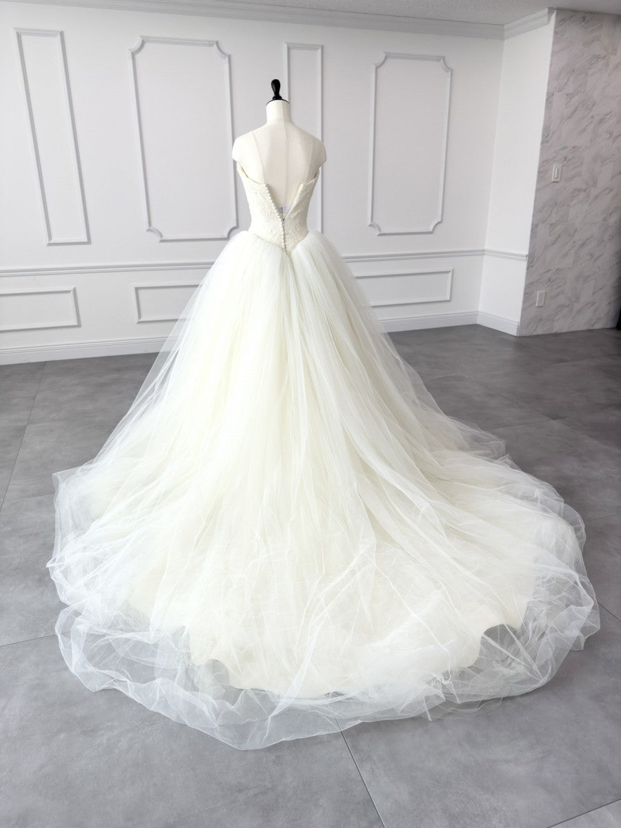 Vera Wang BRIDE Kate Hudson's Ballerina Princess Line