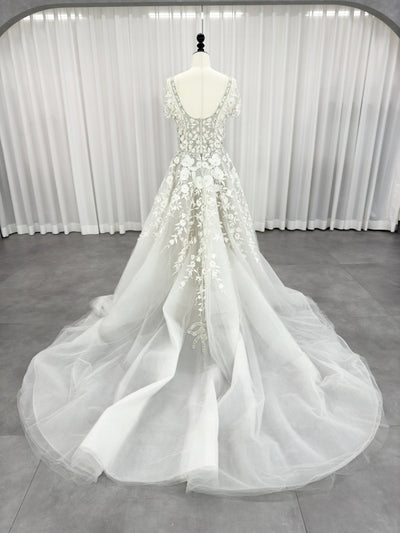 reem acra敞开心heart a-line