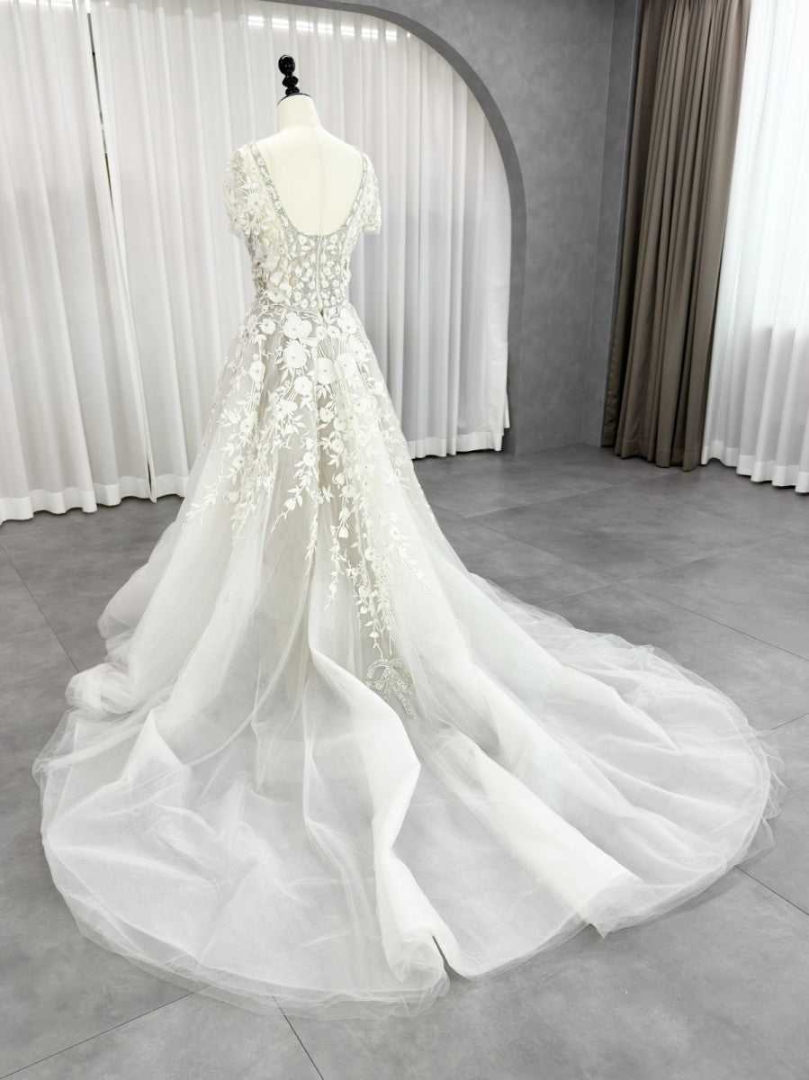 reem acra敞开心heart a-line