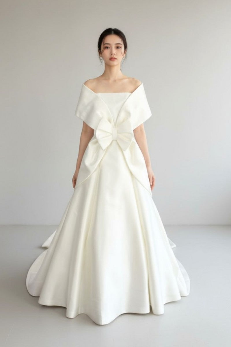 エマリーエ　ヘップバーンドレス ヘップバーンドレス 清楚で気品があるウエディングドレスです エマ先生