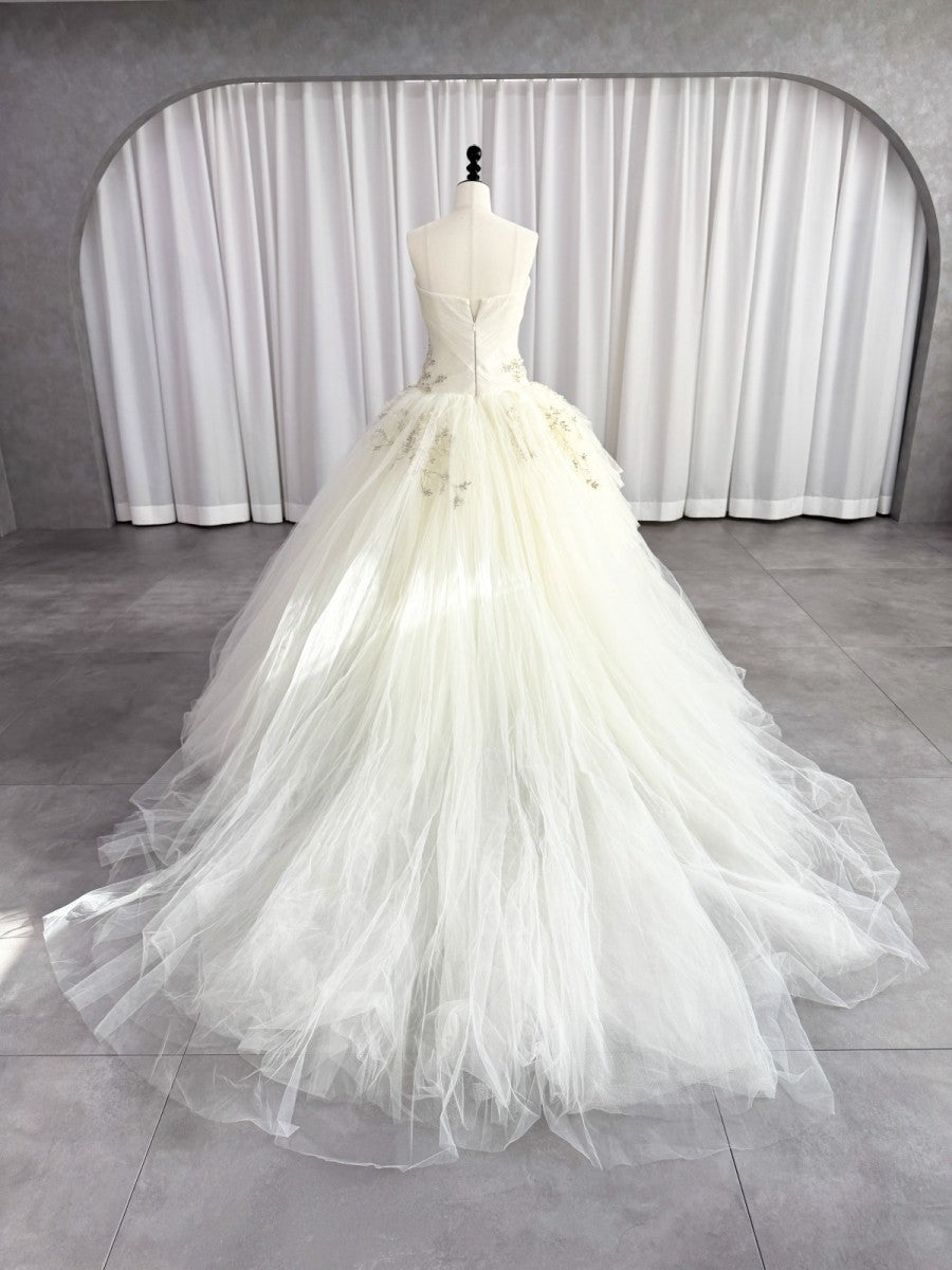 VERA WANG HAUTE Louisa Princess Line